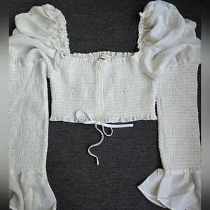 ✨️ White long sleeve Crop Top ✨️